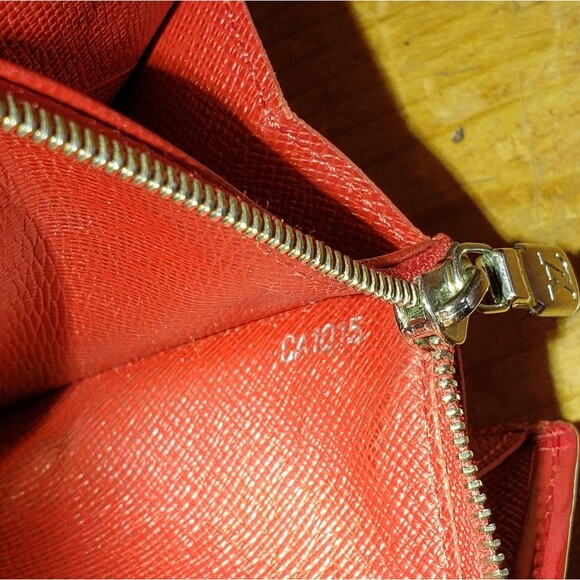 Authentic Louis Vuitton Epi Sarah Long Wallet Red Rouge Portefeuille Leather - Picture 16 of 16